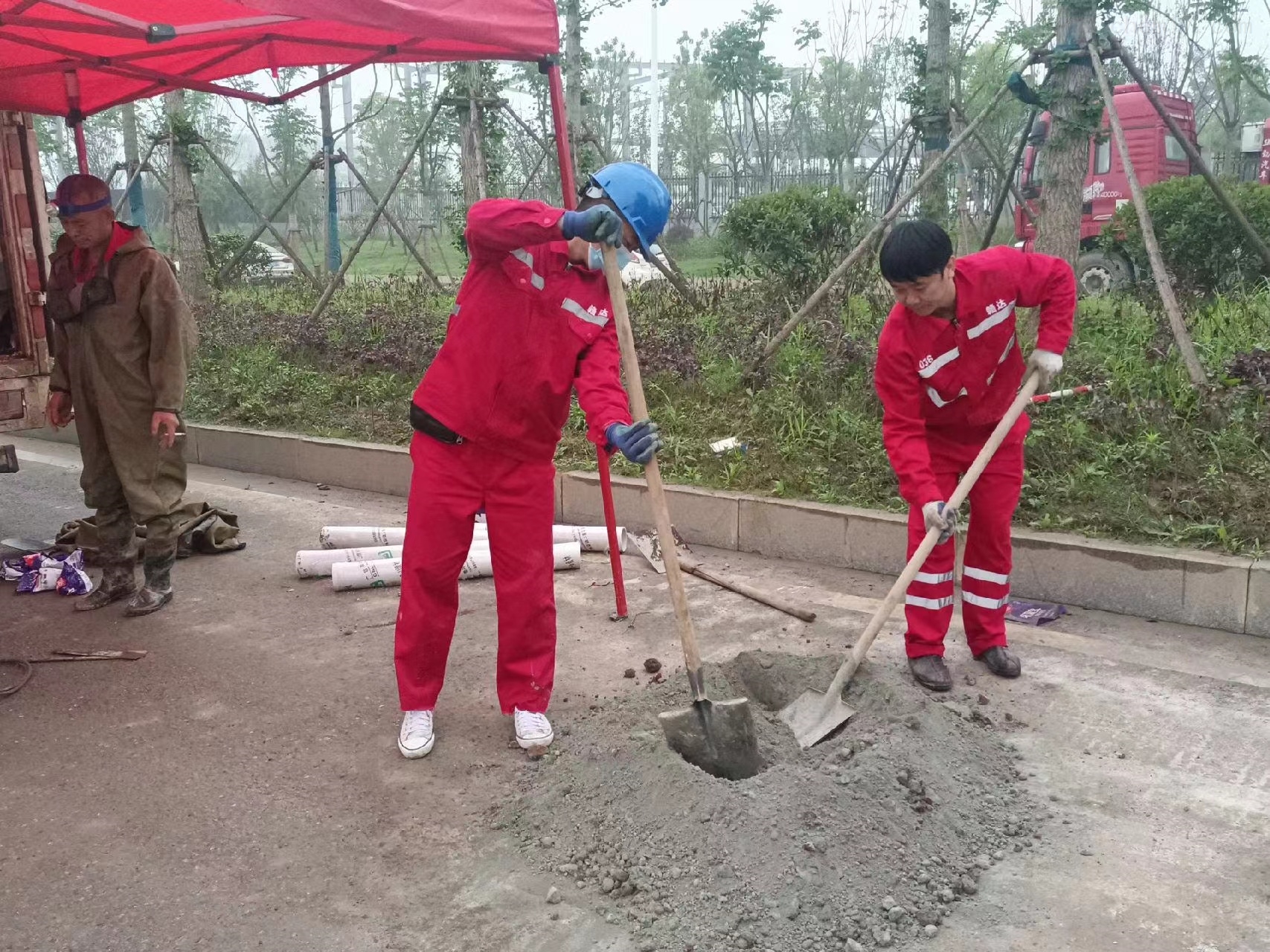平塘管道疏通哪家好】及时进行市政管道清淤